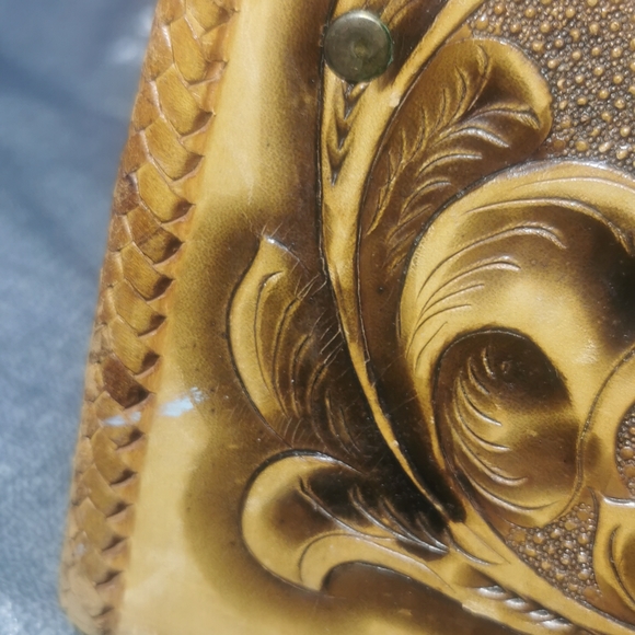 Leather Embossed purse Brown Made in Mexico. Flawed - Picture 6 of 16